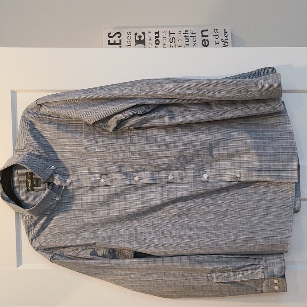 Mens Eddie Bauer plaid blue dress shirt size  XL wrinkle resistant